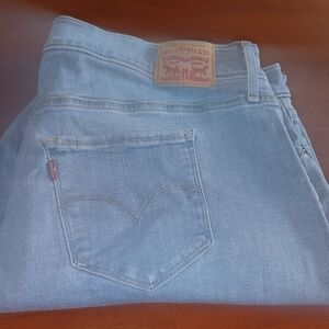 Levi's Women's Straight Jeans in Light Blue
